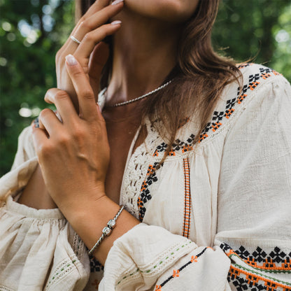 Charm avec la rune Algiz (ᛉ) Argent - amulette de protection et d'intuition - Laiton