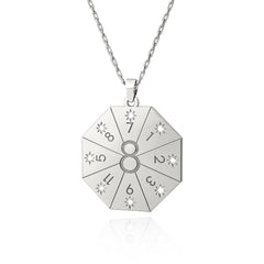 Collier avec pendentif Porte du Lion 8.8 en argenté – Amulette de l’Âme